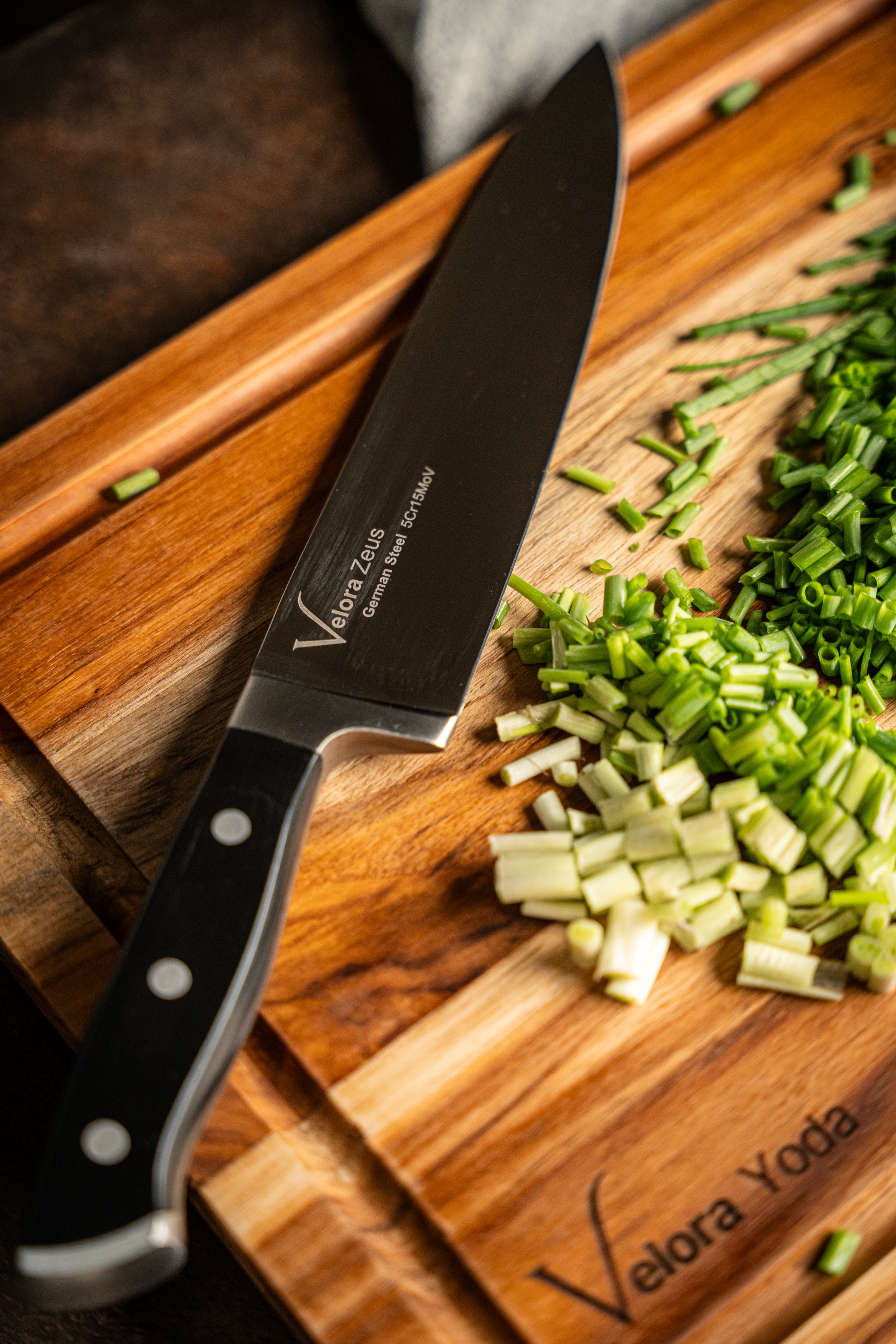 Velora Master’s Duo - Zeus Knife + Yoda Chopping Board